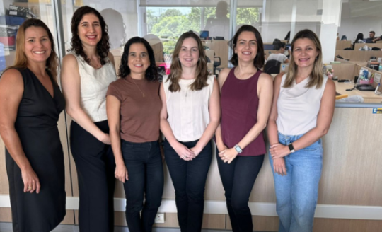 Mulheres que ajudam a transformar planejamento em investimento