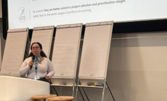Gestora Governamental apresenta pesquisas sobre gestão de portfólio de projetos em conferência internacional na Holanda