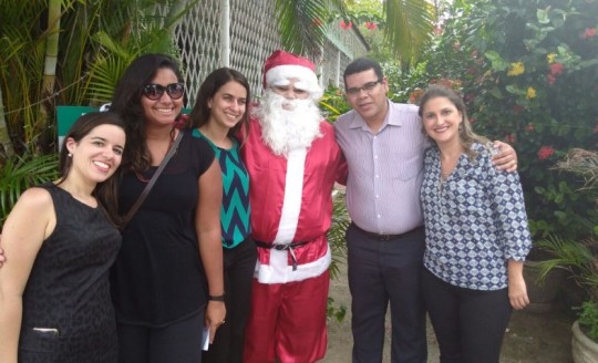 Gestores Governamentais Administrativos entregam presentes em ação solidária em lar de idosos