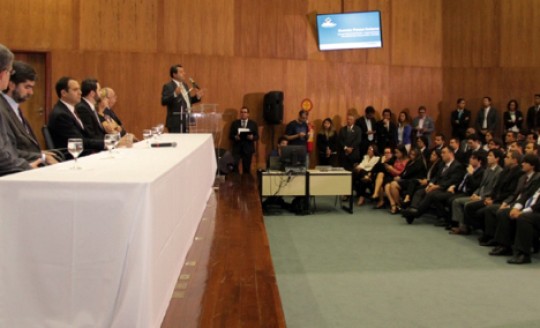 Governo empossa gestores e fortalece o Modelo de Gestão de PE
